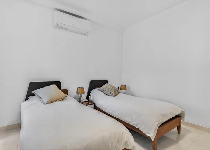 Daire Contemporary Retreat *