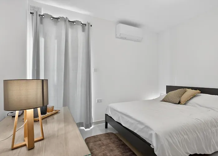 Contemporary Retreat St. Paul's Bay