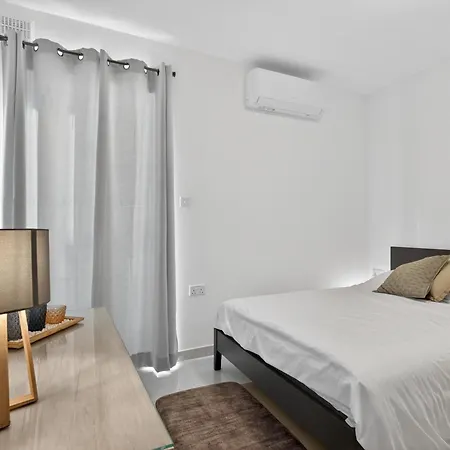 Contemporary Retreat St Paul's Bay