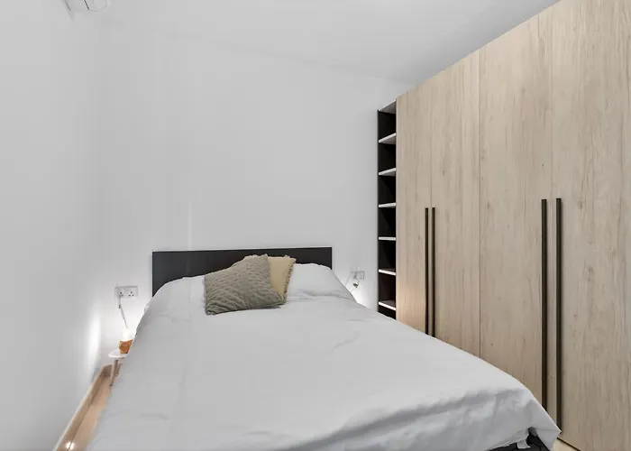 Contemporary Retreat * St Paul's Bay