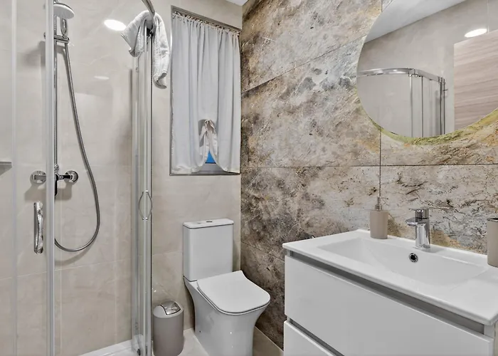 Contemporary Retreat Apartament